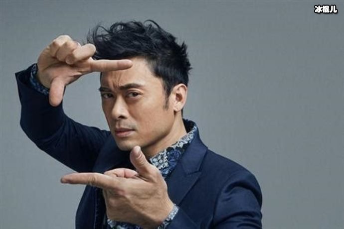 被妈妈毁了的明星被迫写下遗书，四十一岁仍是单身