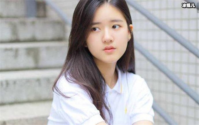 共同拥有婴儿肥，赵露思被指即将接棒赵丽颖直呼不敢想
