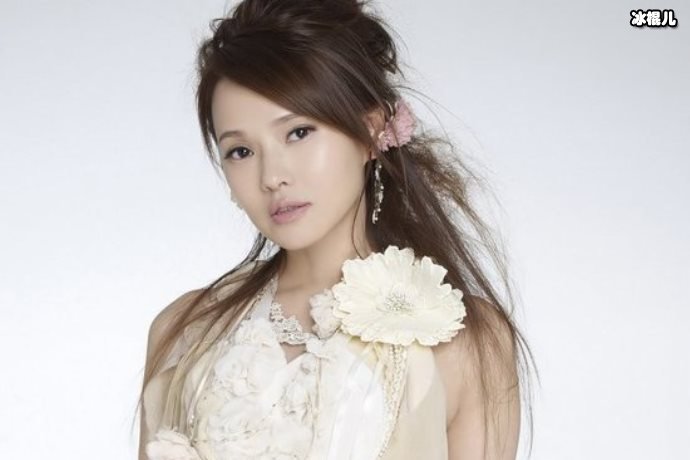 终于看清了小米粒的脸，伊能静为女儿庆生得到网友祝福