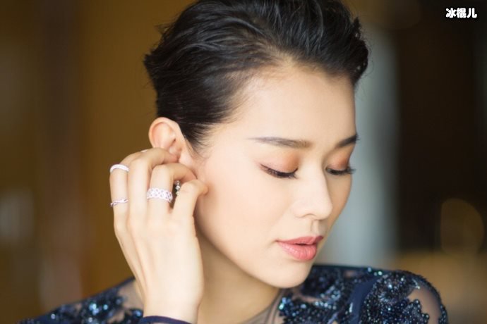 胡杏儿亲手制作炸鸡为老公庆祝生日，网友点赞可以开炸鸡店了!