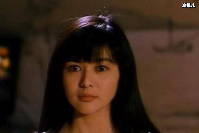 关之琳化妆之后大变样，就连小18岁的美女都自愧不如