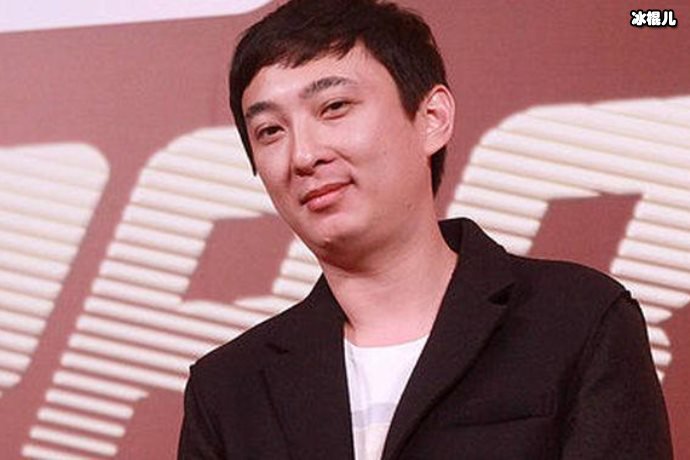 王思聪亲自评价她作的要死，走到哪儿都带假面具全身上下都是谜
