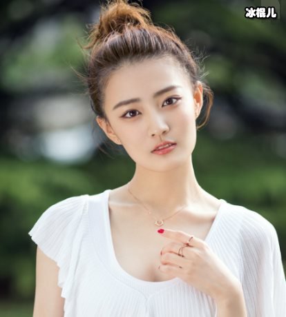 热恋中的徐璐衣品大提高，私服从不重样双腿够细的呀！