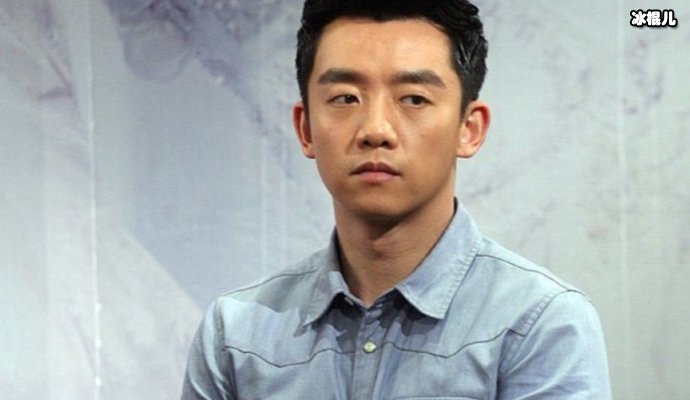 郑恺男团合照：李易峰现在独自美丽了