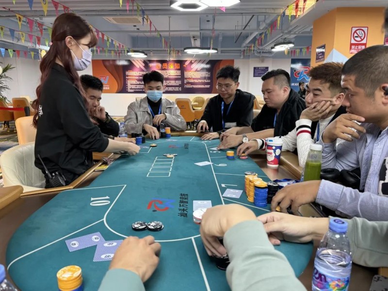 【WPT扑克】汕头南湾杯｜南湾水清浅，垂柳映夕阳，今日AK撞AA，恭喜威靓28.6W记分牌荣登主赛C组CL!
