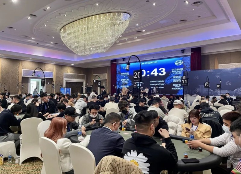 【WPT扑克】中原杯开封站｜主赛事持续火热 初选赛B组226人参赛倪白羽领衔55人晋级