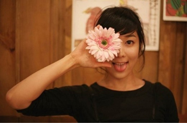 【WPT扑克】天生娃娃臉的女藝人，熟女魅力無法擋，節目上對話超展開坦承「自己其實很色」