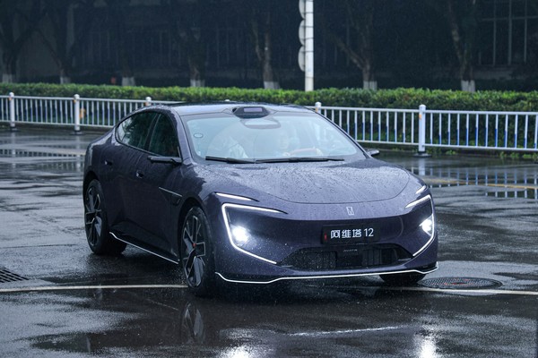 【WPT扑克】华为靳玉志试驾新款阿维塔12 直言：&ldquo;如脱胎换骨！&rdquo;